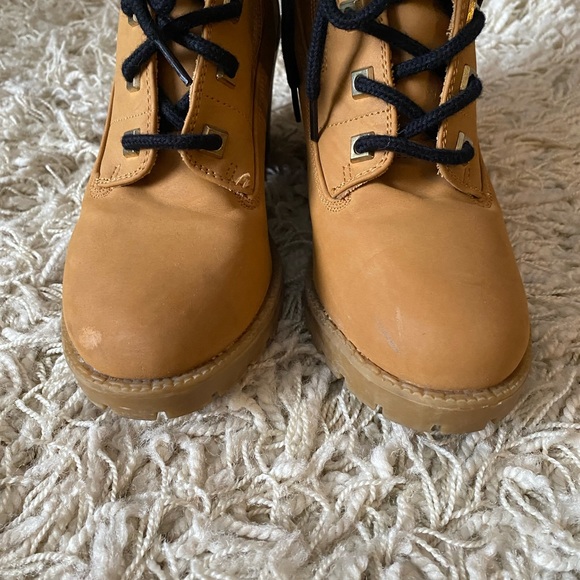 Zigi Soho Chunky heeled women’s boots that resemble “Timbs”, size 8 - Picture 8 of 13